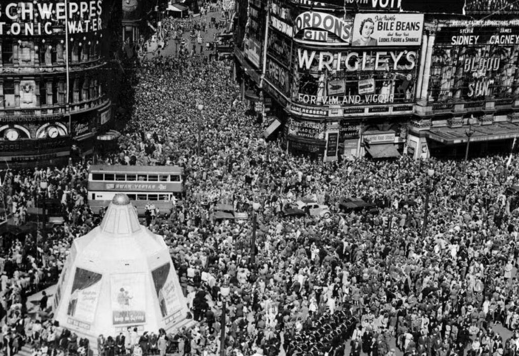 Crowds gathered to celebrate VJ Day in London at Piccadilly Circus. 