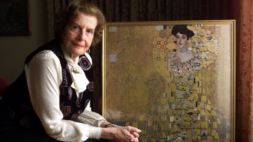 Maria Altmann with Klimt's portrait of her aunt. 