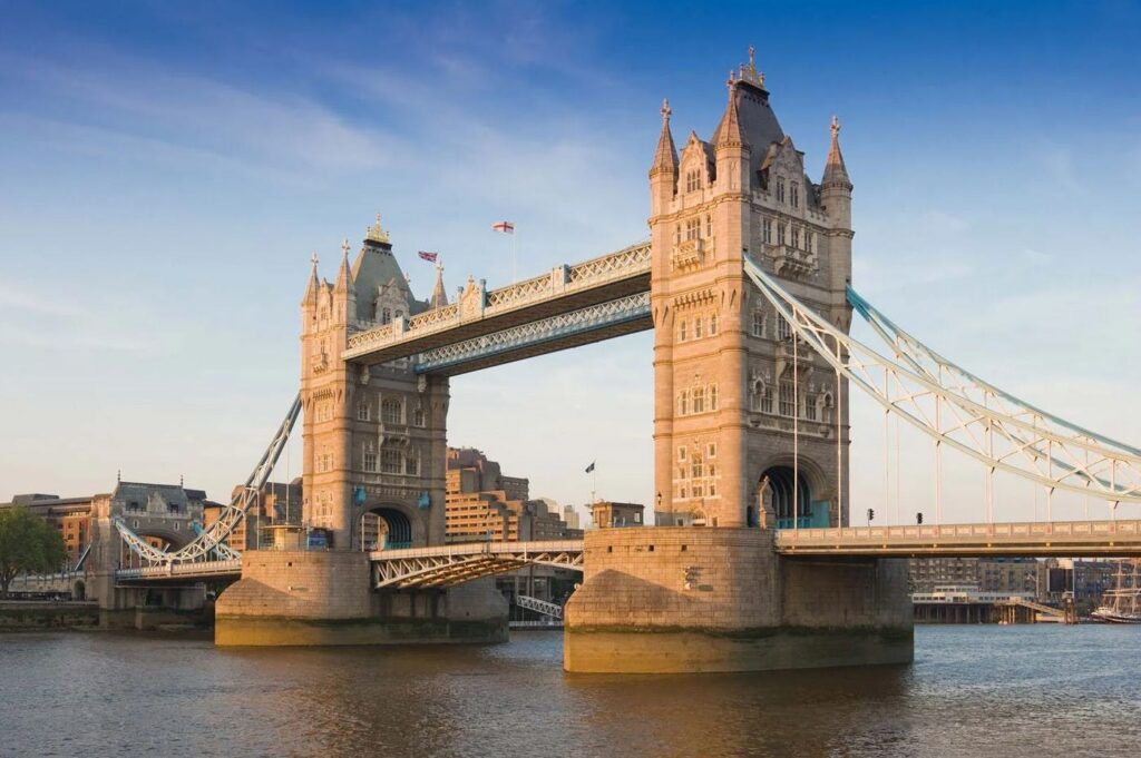 This is NOT the London Bridge. Tower Bridge of London is often mistaken as the 'new' London Bridge. 